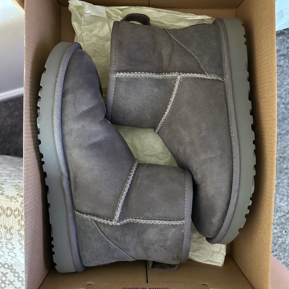 Classic Mini ll Women’s UGG